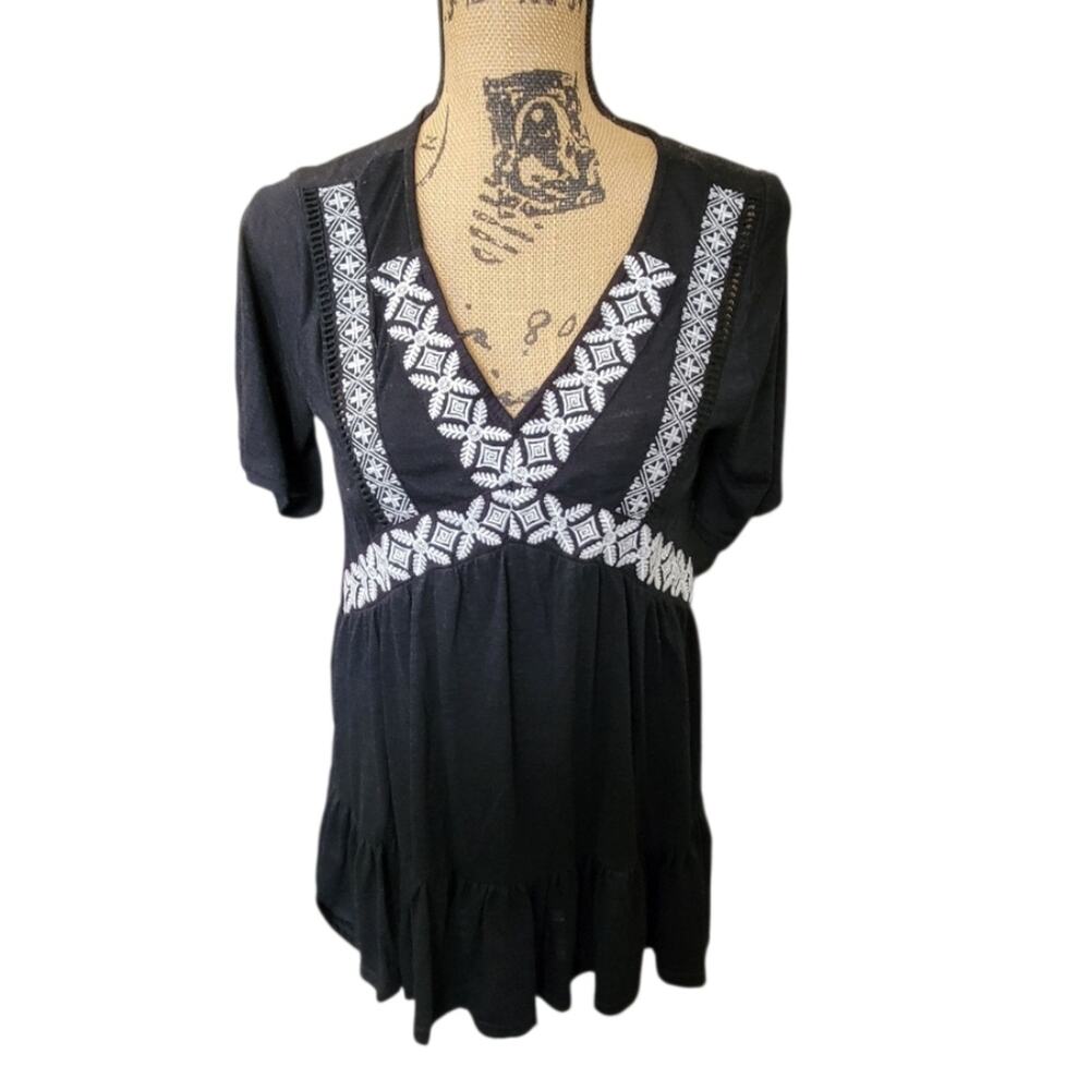 Small Hayden Black & White Embroidered Boho Peasant Top With Ruffle Hem